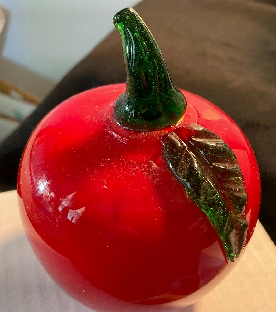 Vintage Art Glass Red Apple &Stem- Figurine/Paperweight-4.5