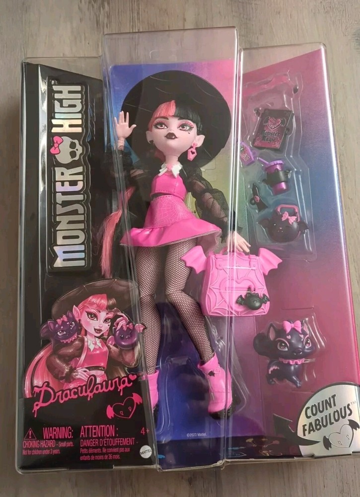 Monster High Draculaura Fashion Doll with Pet Count Fabulous and Accessories 🆕