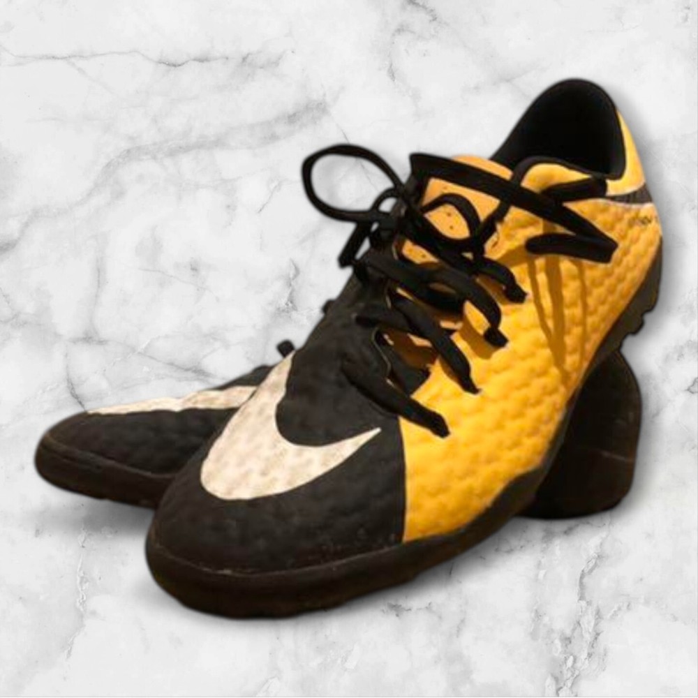 Nike Hypervenom Soccer Cleats US Size 7, Gently Used, Great Condition