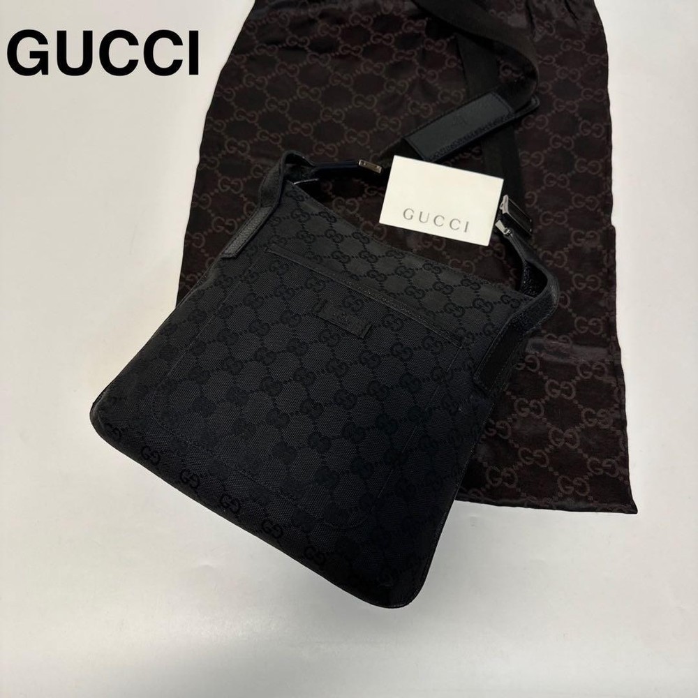 Gucci GG Canvas Leather Black Shoulder Bag in Excellent Condition with Card