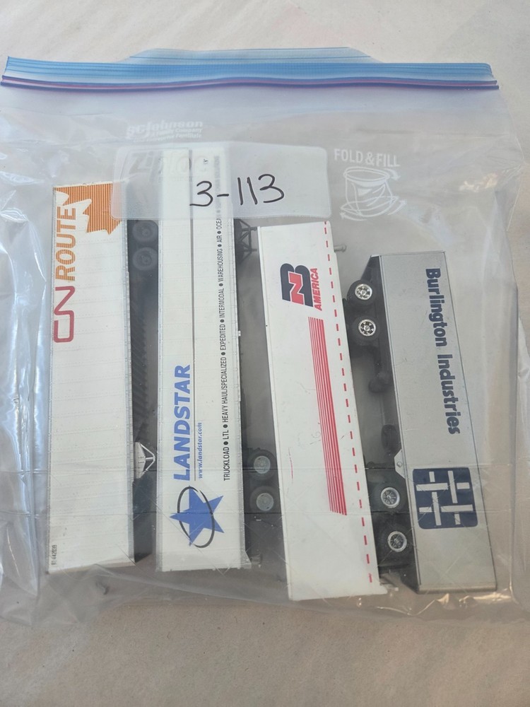 Grab Bag Lot #4-113 HO Scale Cars 4 Pieces