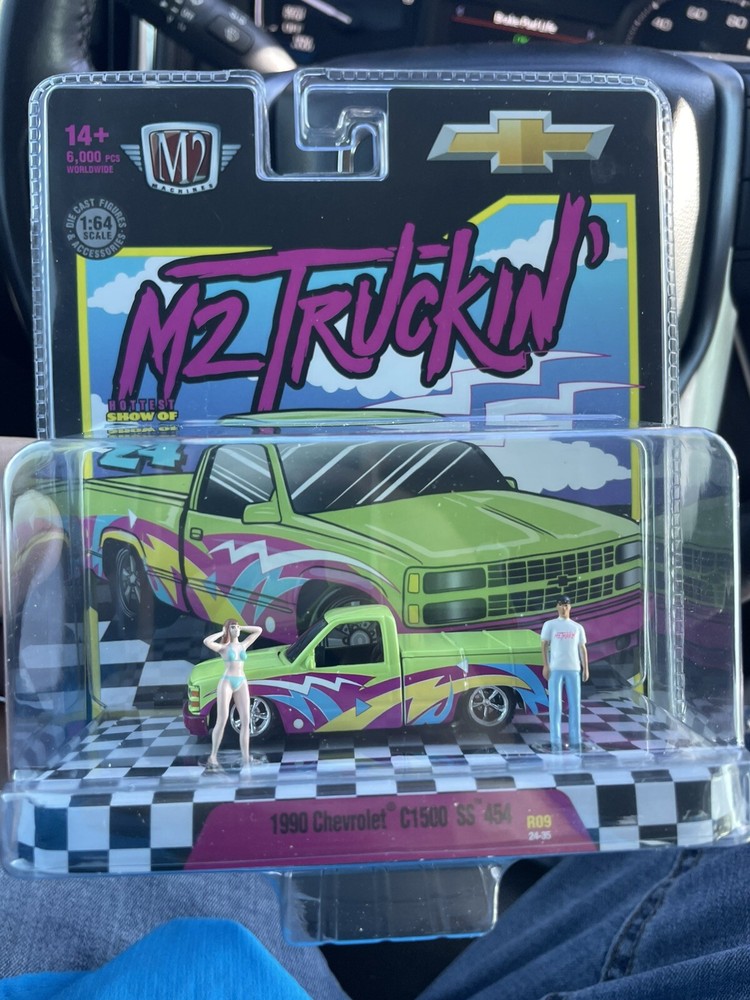 M2 Machines Diorama 1990 Chevrolet C1500 SS 454 M2 Truckin’ OBS R09 Only 6,000