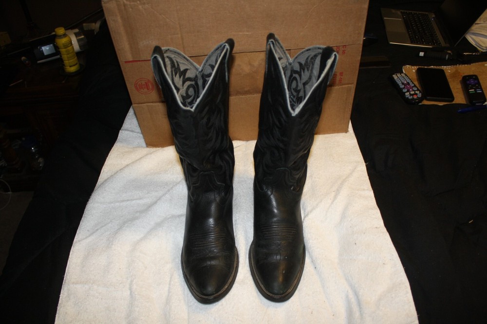Justin 1434 Mens Sz 9.5D Black Classic Leather Pointed Toe Western Cowboy Boots
