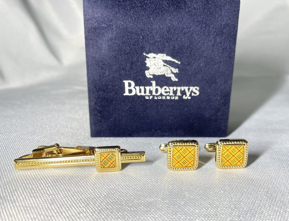 Stylish Burberry Check Cufflinks Tie Pin Set with Gold Tie Clip and Bar