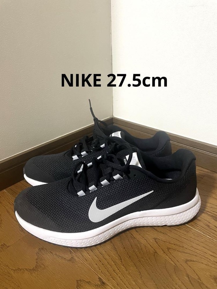 Nike Men's Size 9.5 US Sneakers Without Original Box
