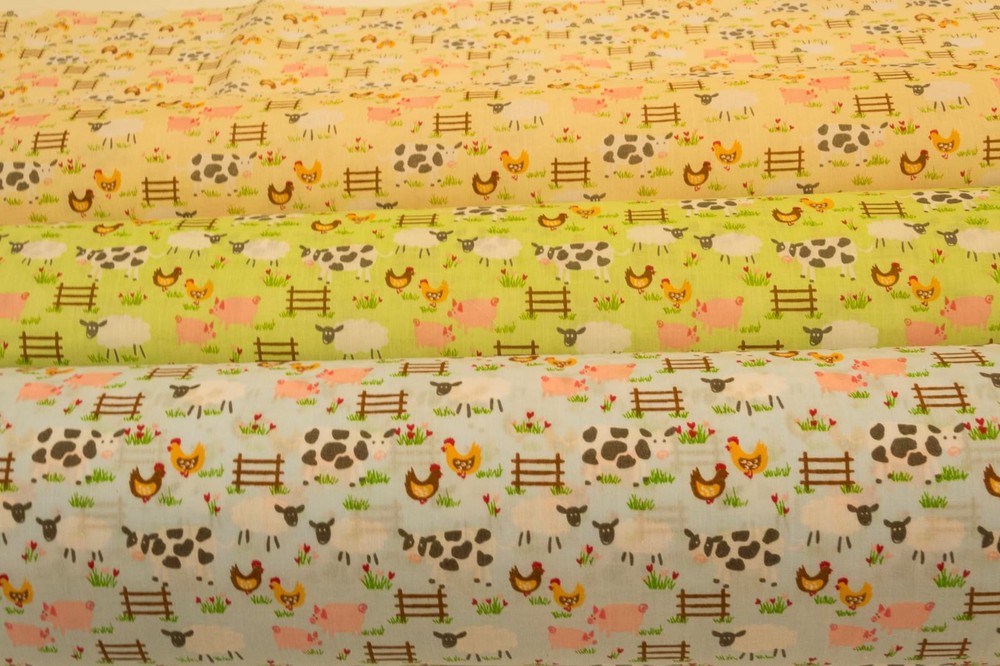 FARMYARD ANIMALS PRINTED POLY COTTON FABRIC - WIDTH 114 CM