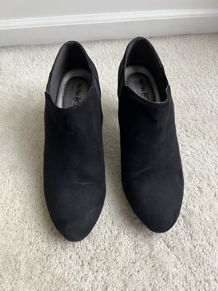 Coach And Four Women’s Black Heels Size 9