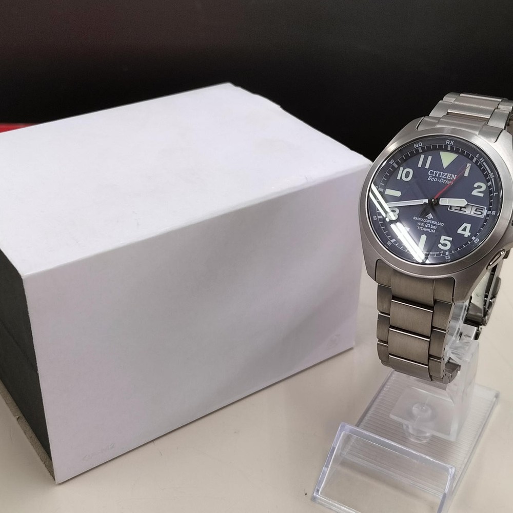 CITIZEN H100-R014731 quartz watch model 203904 silver stainless steel