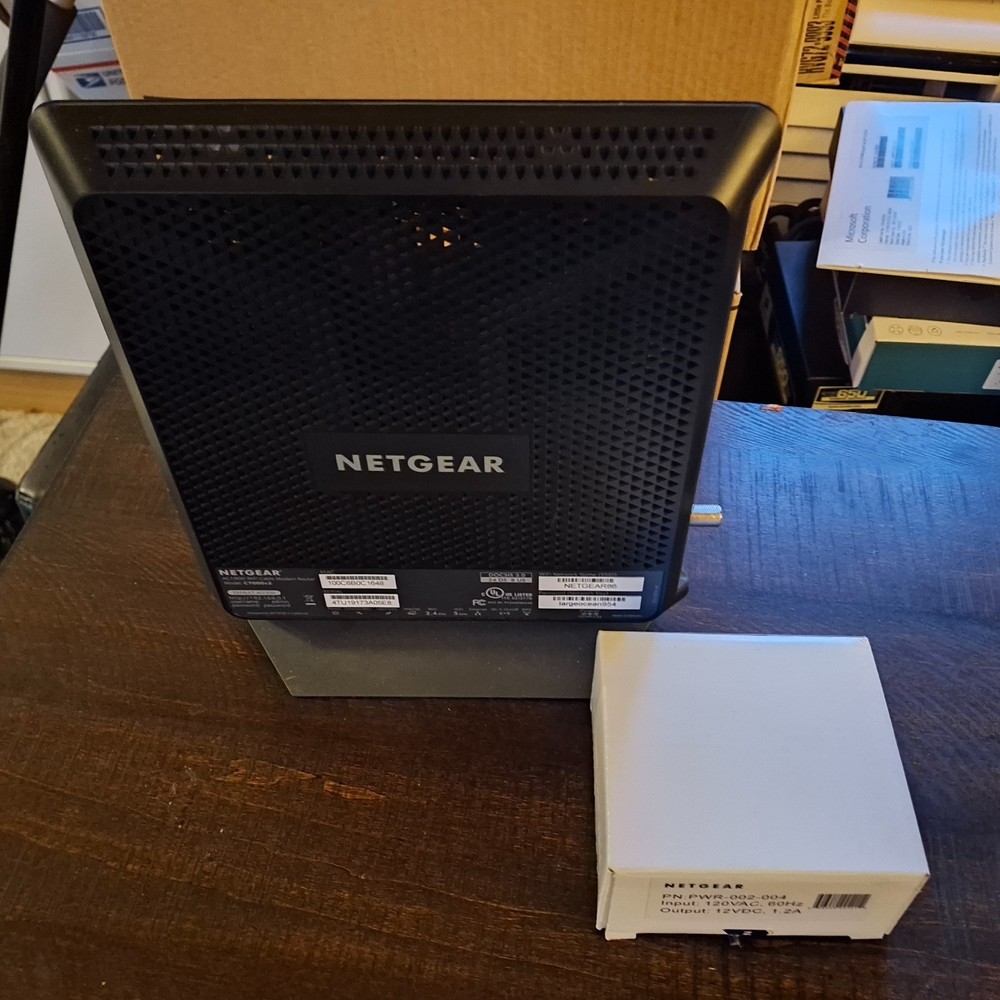 NETGEAR Nighthawk C7000v2 AC1900 WiFi Cable Modem Router - tested & working