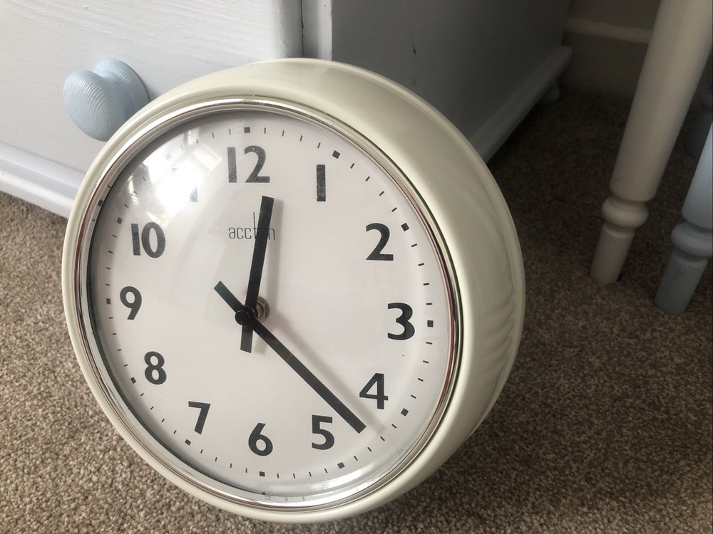 ACCTIM round Quartz All Metal Frame Wall Clock Real Dome Glass Chrome Bezel Vgc