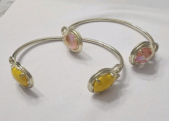 Kendra Scott  Iridescent Tangerine And Yellow Cuff Gold Tone Bracelets. RU
