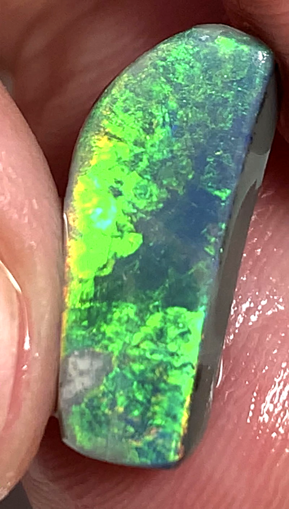 Chinese Writing/Script & Broad Flash on N4 Black Opal Rub. Premium Gem