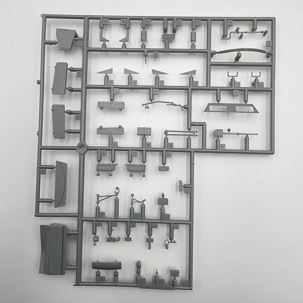 Dragon 1/35 Sd.Kfz. 253 le Beob.Pz.Wg. 6140 Parts K Sprue Tree Incomplete