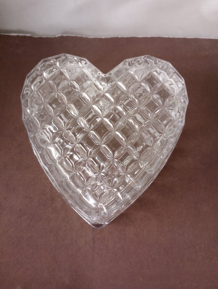 Mothers Day Crystal Heart Shaped Trinket Box Diamond Point Cut-image