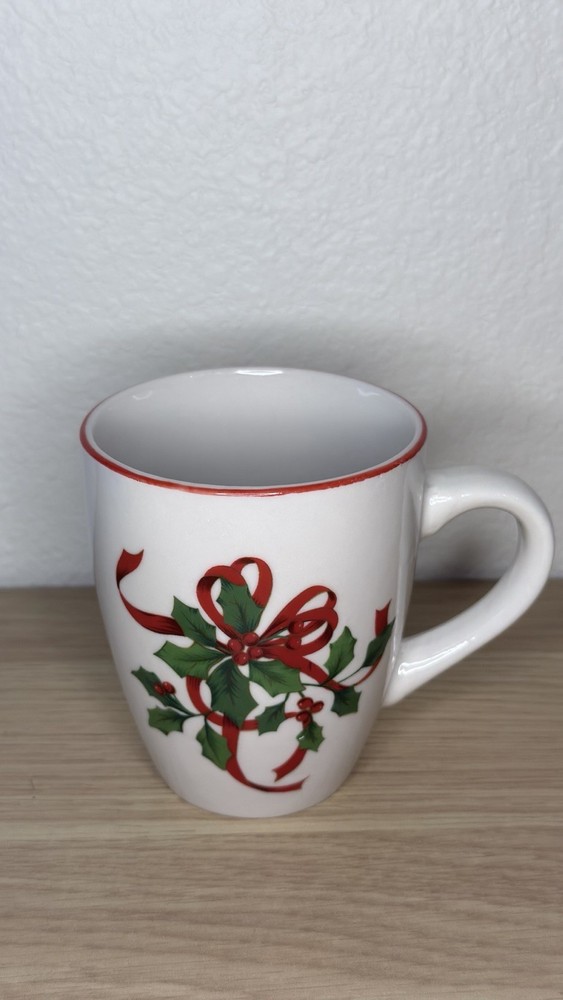 Christmas Holly Berry Coffee Mug – Red Ribbon Holiday Ceramic Cup Festive Winter