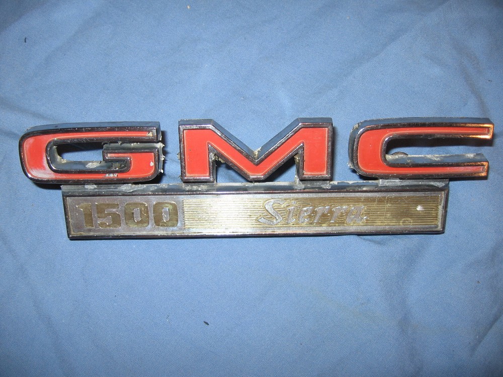 67-72 GMC TRUCK 1500 SIERRA EMBLEM PICKUP FRONT FENDER CHEVY GRANDE 68 69 70 71