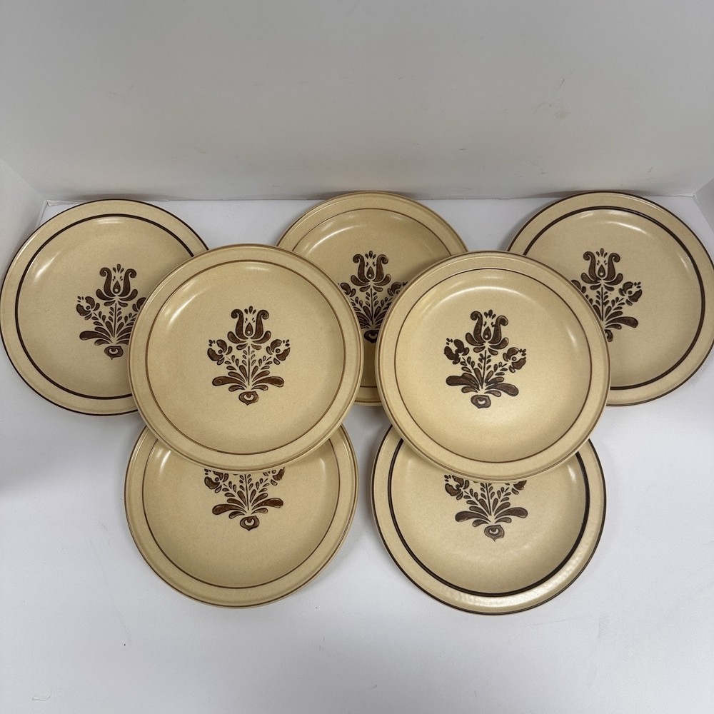 Vintage Pfaltzgraff Village 7pc Salad Bread Plates 7” Made in USA