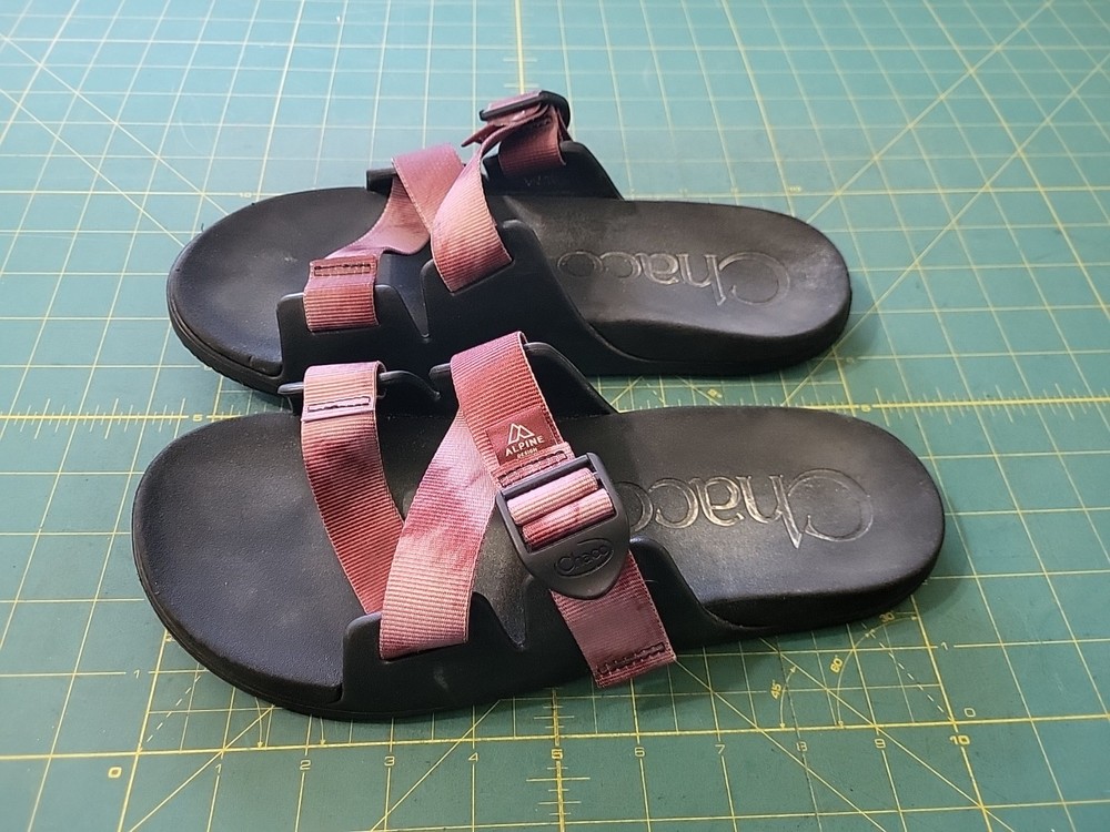 Chaco Women's Size 10 Chillos Slip On Slides Red Mahogan Tie Dye Sandals