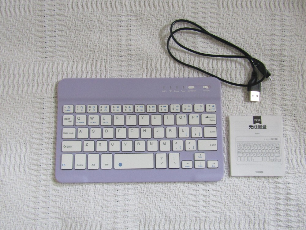 Wireless Keyboard with Ergonomic Design for Comfortable Typing