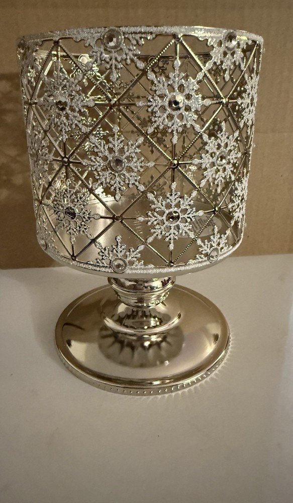 NEW Bath & Body GEO SNOWFLAKE Pedestal 3-Wick Candle Holder HOLIDAY 2022