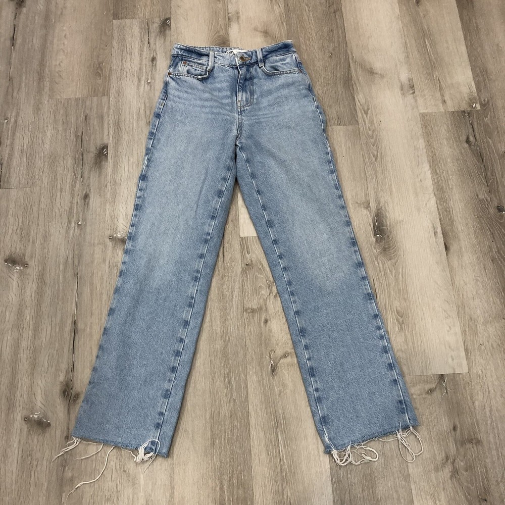 Zara Women's High Rise Straight Leg Jeans Raw Hem Light Blue Relaxed Fit Size 0
