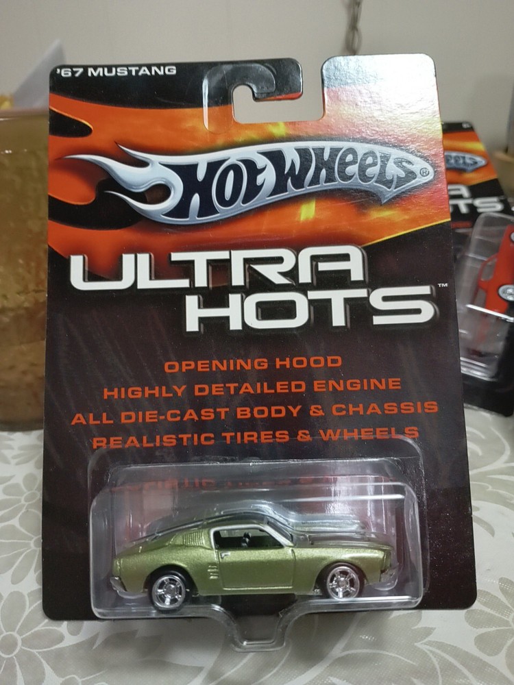 2005 Vintage Hot🔥Wheels/ Ultra Hots ( '67 Green Mustang w/ Blk Strips..RR.J2850