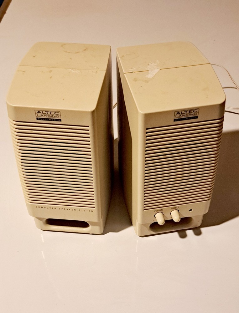 Altavoces para computadora de escritorio Altec Lansing ACS90 5”x7”x3” (sin adaptador de corriente)