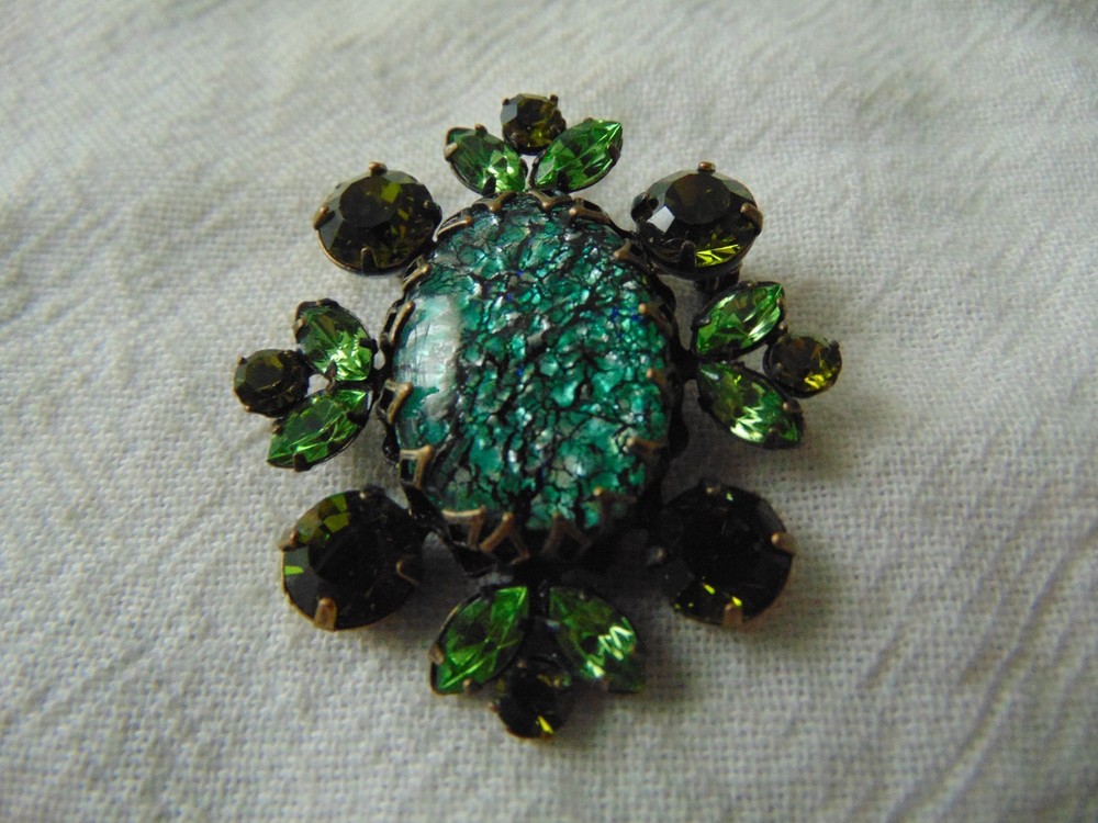 vtg unsigned Schreiner foiled Easter Egg glass cabochon and green crystals brooc