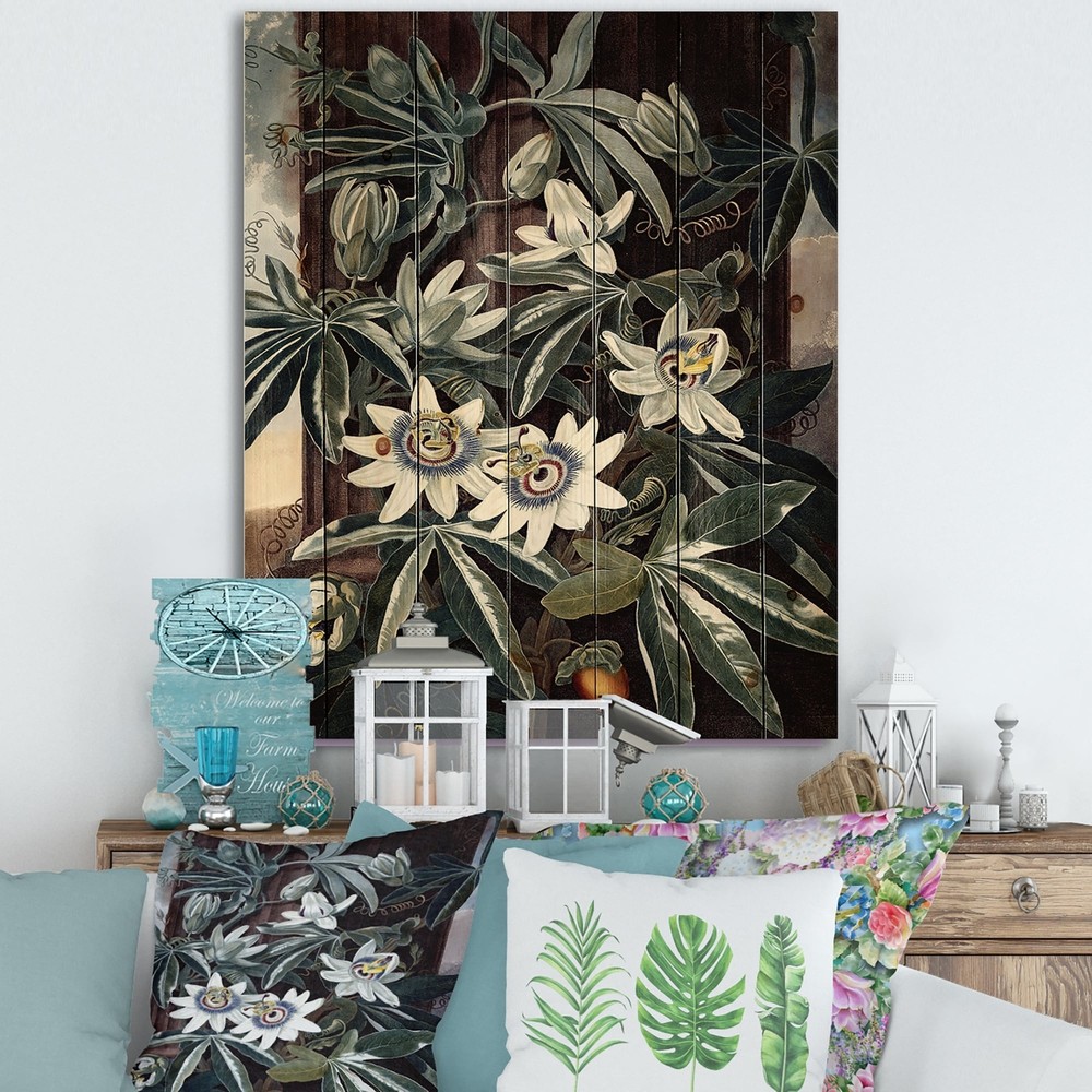 Designart 'Vintage Flowers I' Traditional Print on Natural