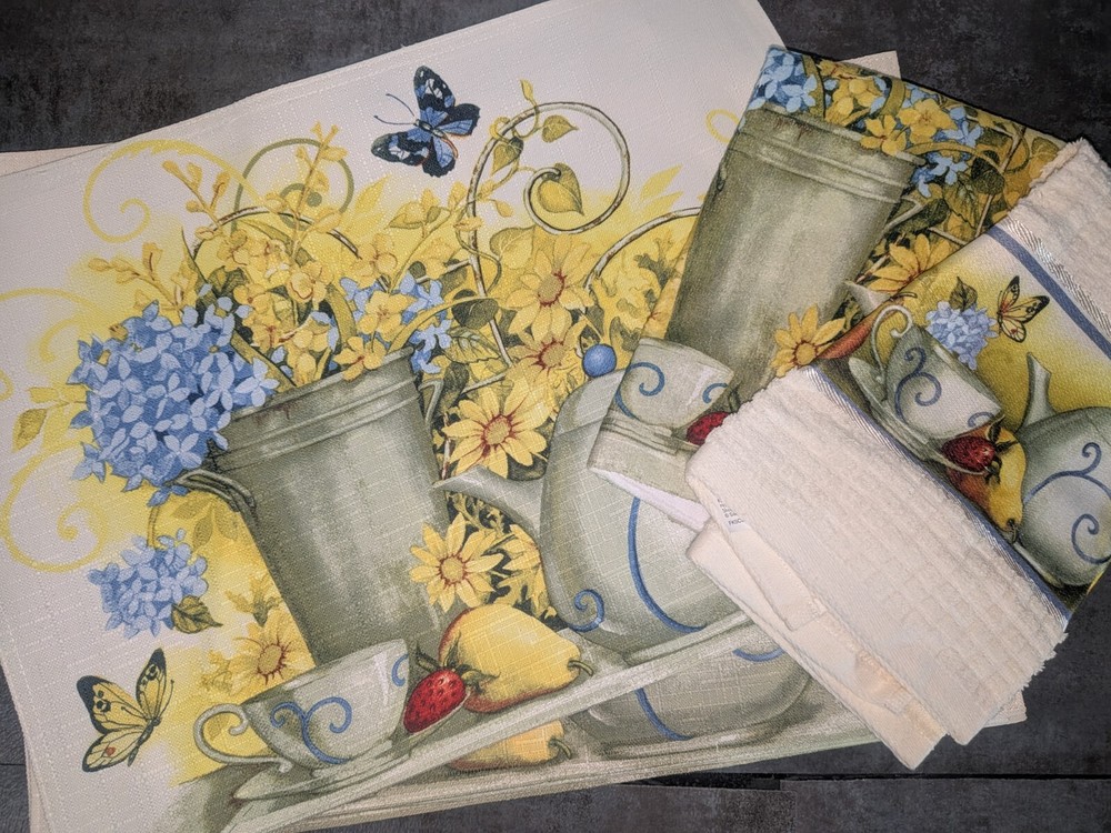 BRAND NEW Floral Towel Set and Kitch Mat. Set of 4