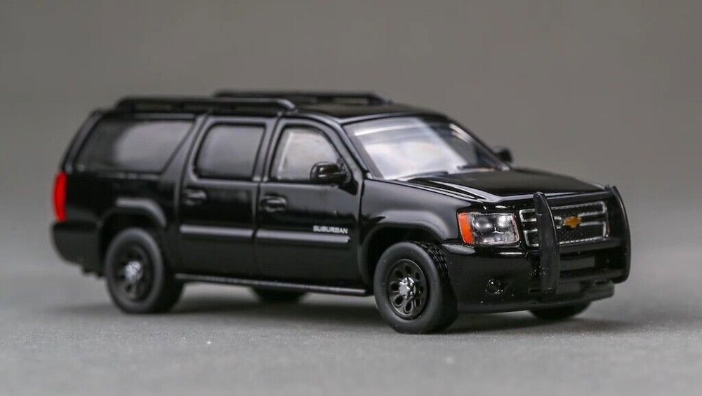 GB 1:64 596Model Black Suburban Full Size SUV Model Diecast Collect Car