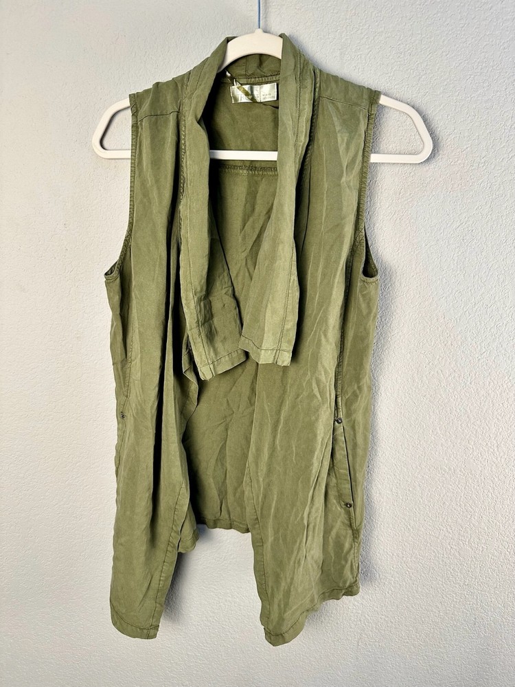 Time and Tru womens medium green lightweight vest