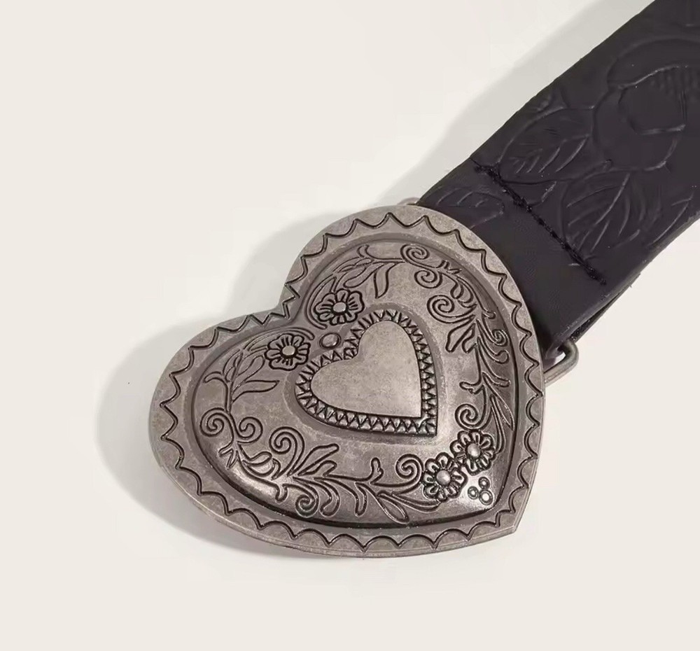 Black heart belt