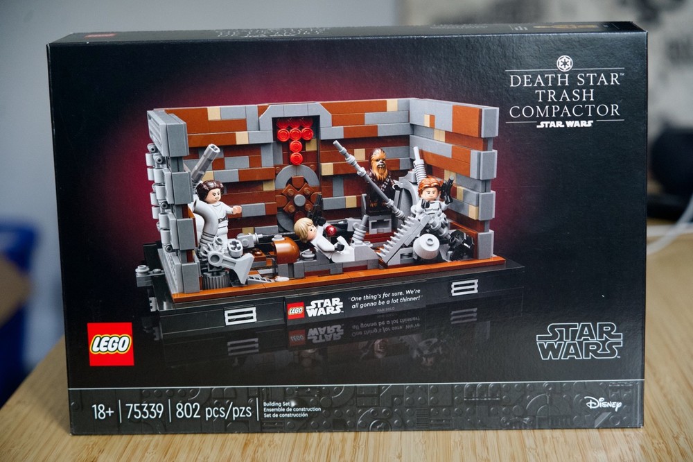 LEGO Star Wars: Death Star Trash Compactor Diorama (75339)