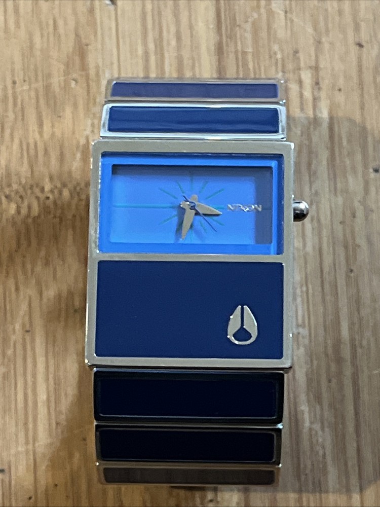 Nixon Chalet Navy Watch New In Box Unworn Extra Links Japan Movement  