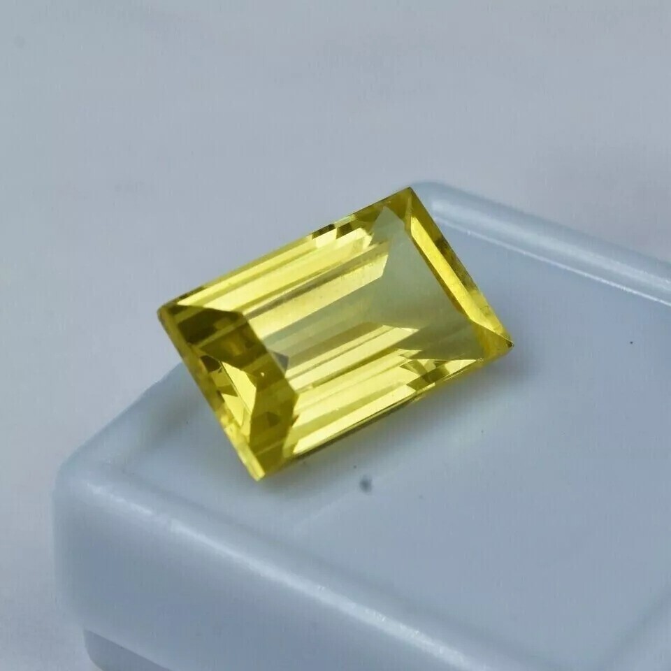 VVS Ceylon Yellow Sapphire 9-11Ct Loose Emerald Cut Certified Natural Gemstone