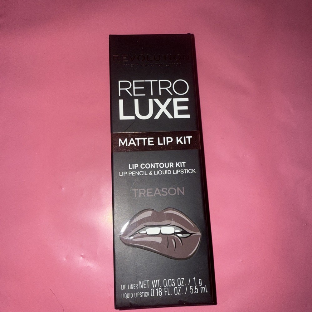Revolution TREASON  Retro Luxe Matte Lip Contour Kit NEW