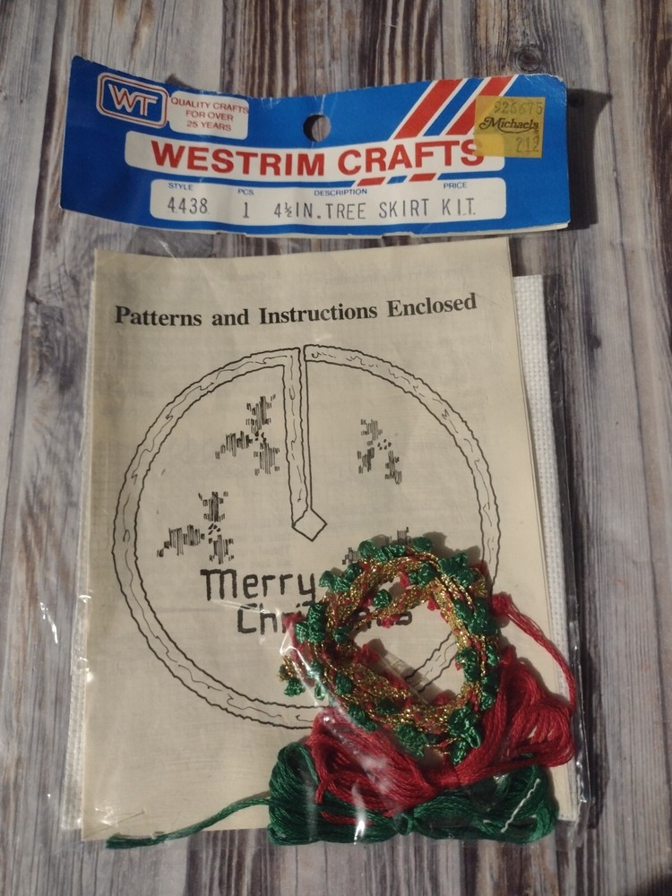 Kit de falda de árbol de Navidad punto de cruz miniatura para casa de muñecas Westrim #4438 escala 1:12