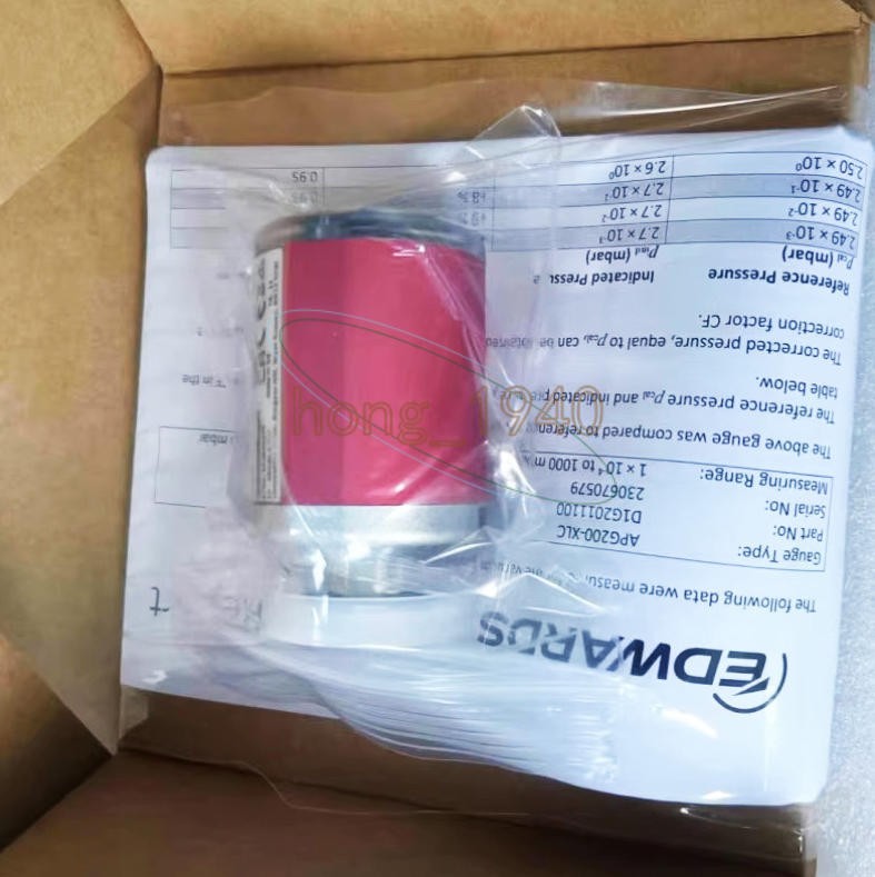 One New EDWARDS APG200-XLC-NW16 D1G2011100 vacuometer