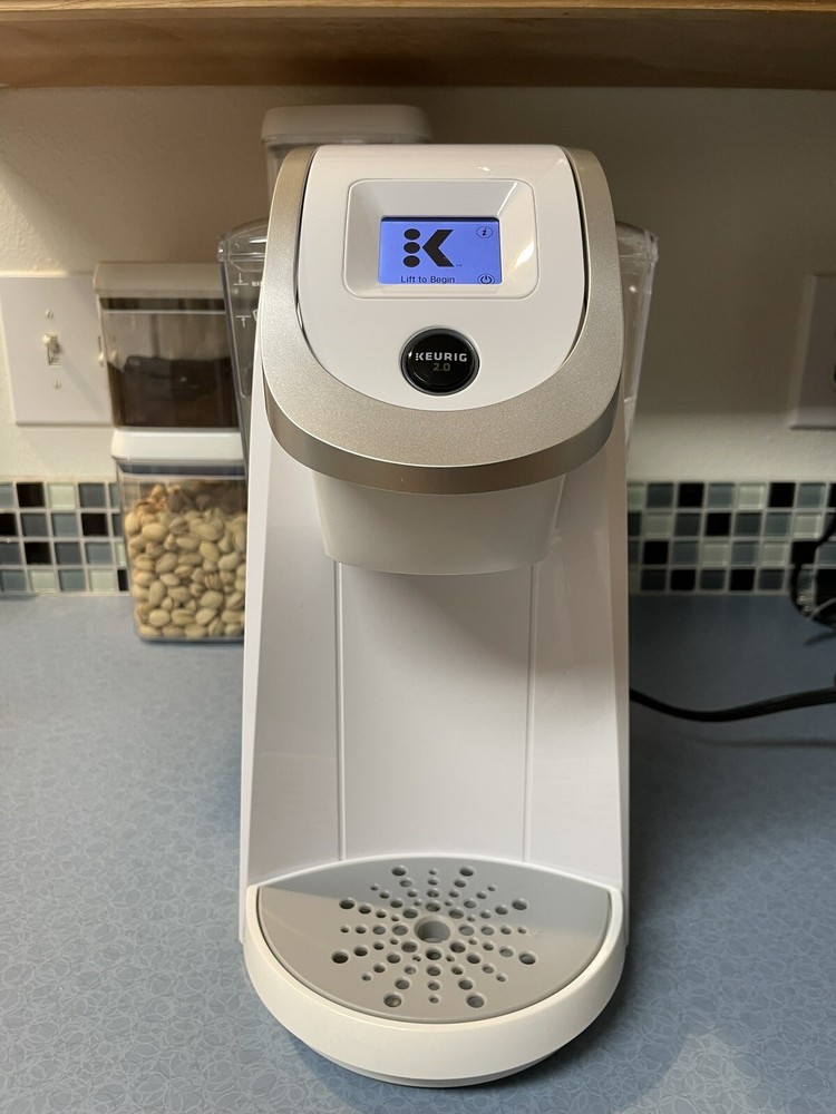 Keurig 2.0 K200 Single Serve Coffee Maker with Digital Display - White