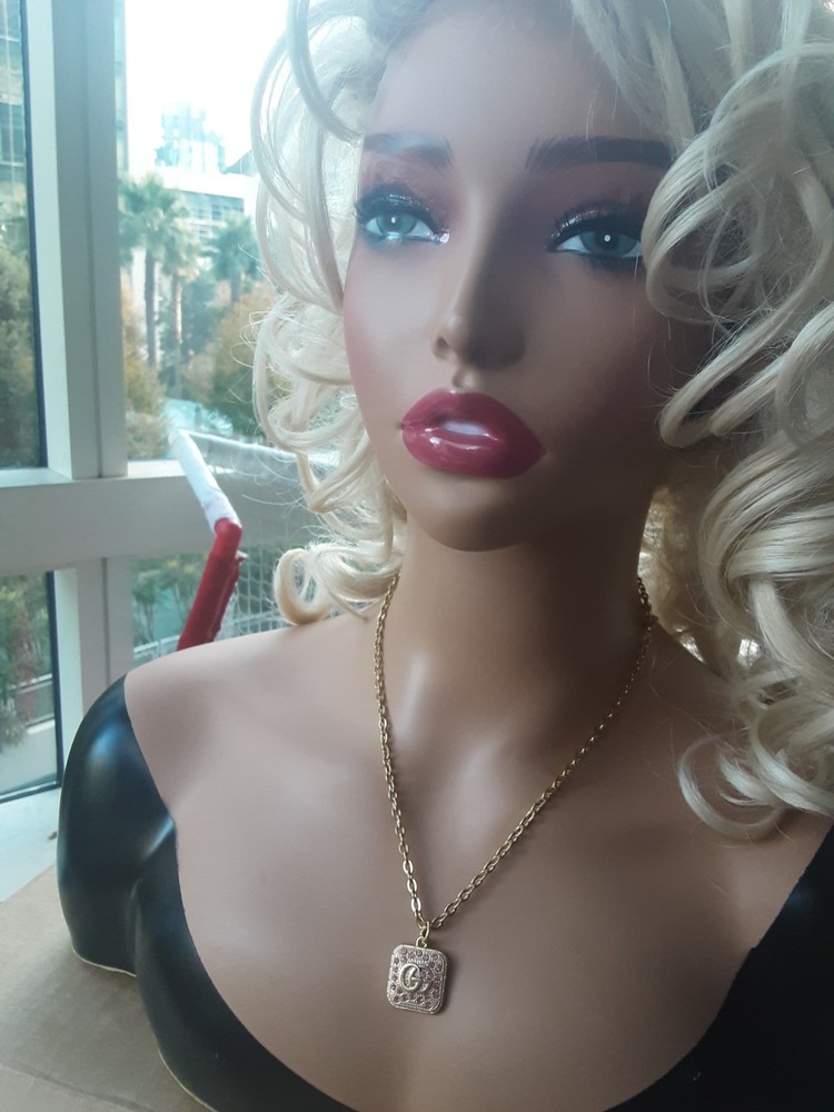 Upcycled necklace with authentic button