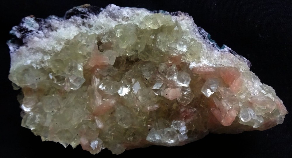POINTED LIGHT GREEN APOPHYLLITE CRYSTALS W/ STILBITE ON CORAL CHALCEDONY MATRIX-