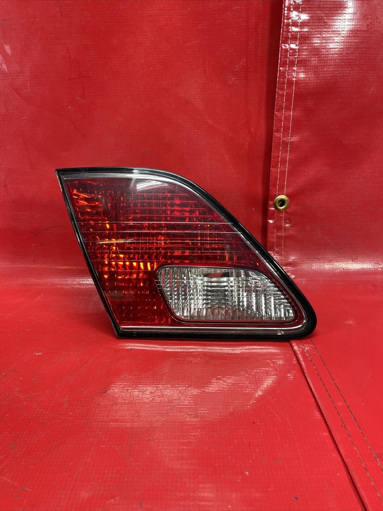 2002 LEXUS ES300 DRIVER INNER TRUNK LID MOUNTED TAIL LIGHT LEFT