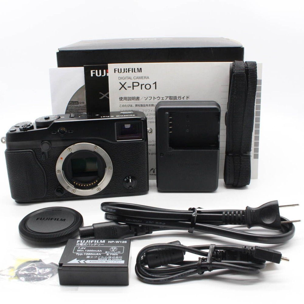Near MINT Fujifilm X-Pro1 16MP Mirrorless Camera Black Body No Lens