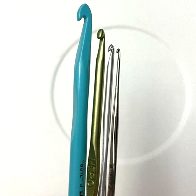 Vintage Crochet Hook Lot Bates Boye Hero 0,9, F, 8 Made in USA Japan EUC