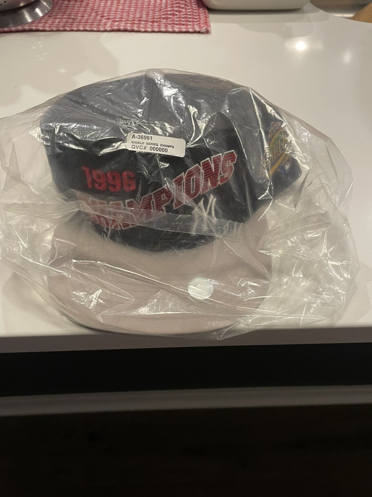 Vintage 90s New York Yankees 1996 World Series Snapback Hat