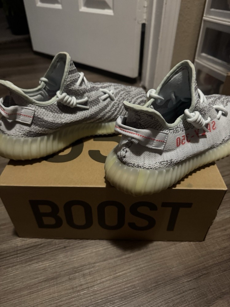 Yeezy Boost 350 Blue Tint Size 10.5