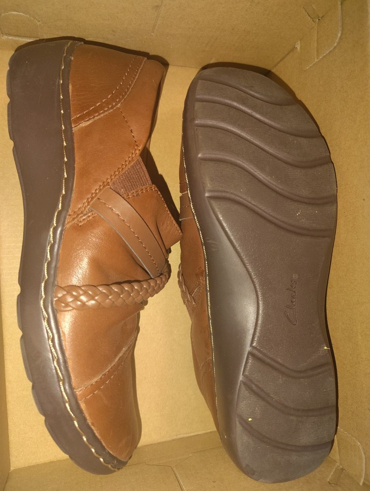 New Clarks Cora Braid Leather Slip-On Dark Tan Size 6.5M Brand New