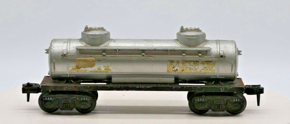 Vintage Lionel 1:48 Scale Sunoco Two Dome Tanker 2465 Weathered O Gauge