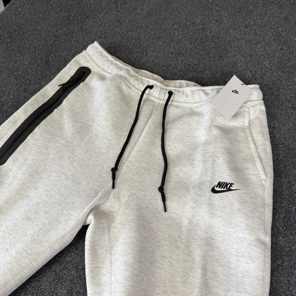Nike Sportswear Tech Fleece Joggers Pants Men’s XL Birch White FB8002-051 NWT
